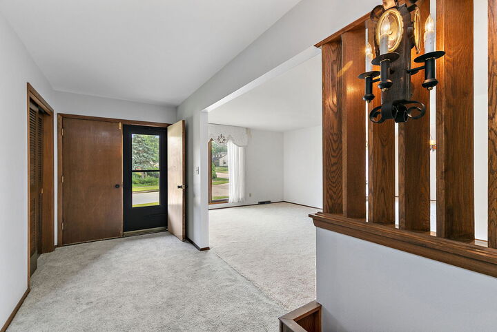 Property Photo: 318 Laurel Lane IL 60115