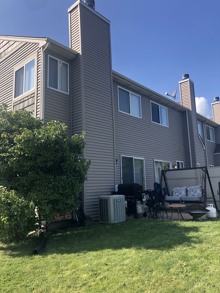 Property Photo:  447 S Page Street  IL 60152 