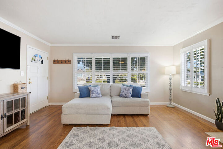 Property Photo:  2221 N Valley Street  CA 91505 