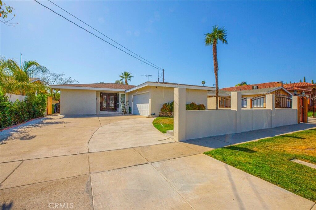 Property Photo: 6921 Atoll Ave. CA 91605