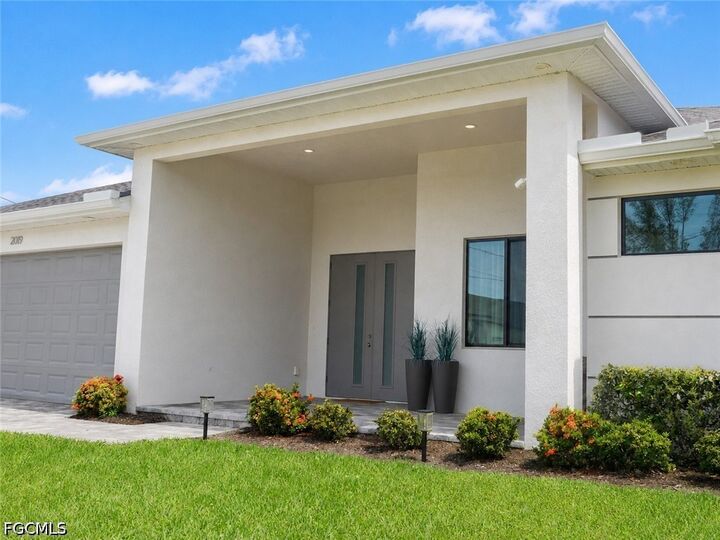 Property Photo: 2019 SW 28th Lane FL 33914