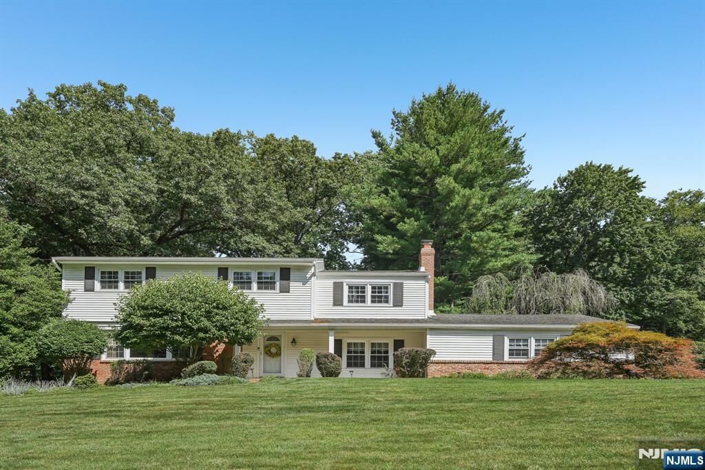 Property Photo: 36 Stonefence Road NJ 07436