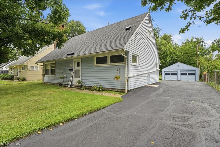 Property Photo:  2250 Wichert Drive  OH 44221 