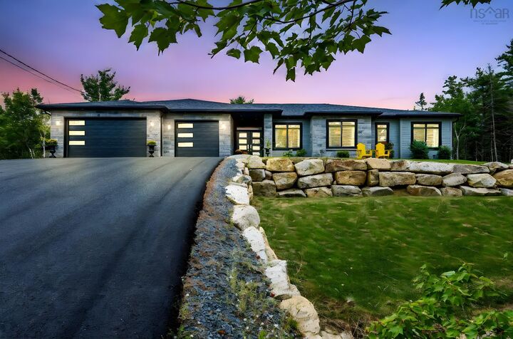 10 Hawkins Drive — photo 1