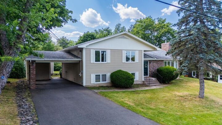 Property Photo: 20 Grandview Drive NS B4P 1W4