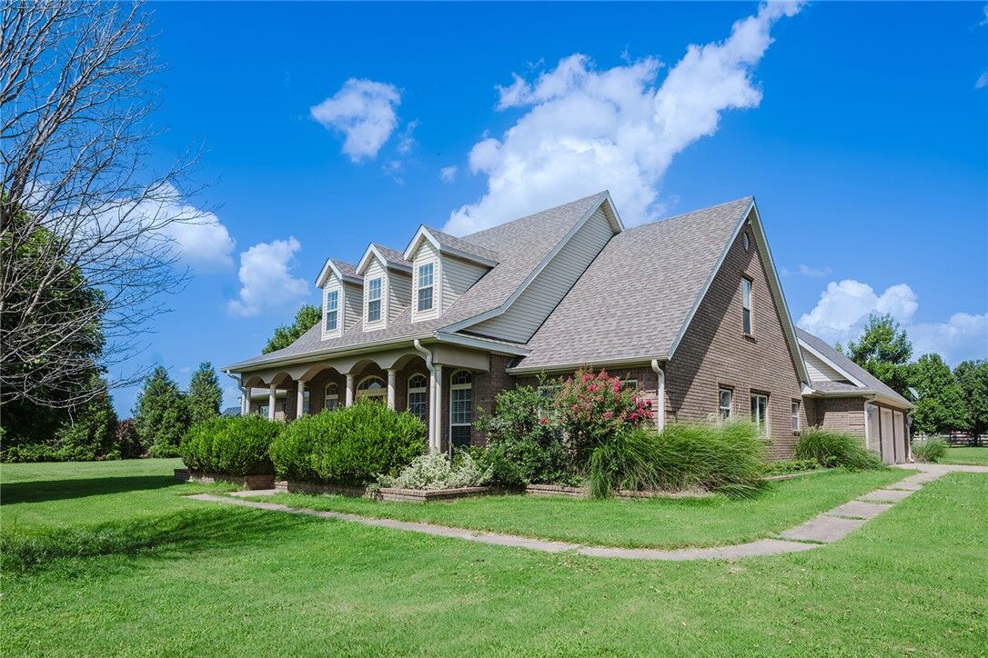 Property Photo:  18710 Strawberry Plant Road  AR 72704 
