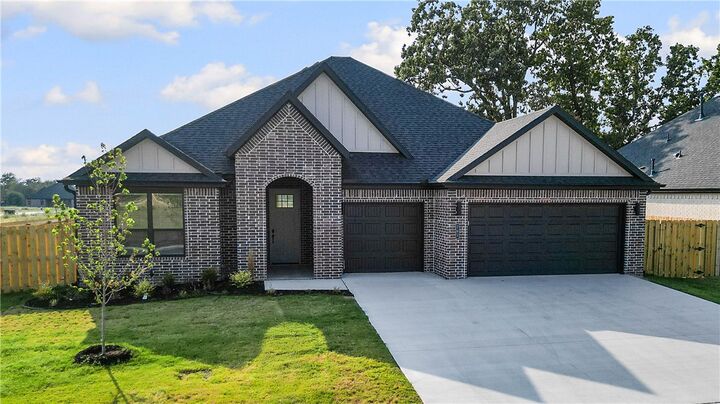 Property Photo: 701 Steep Hill Lane AR 72718