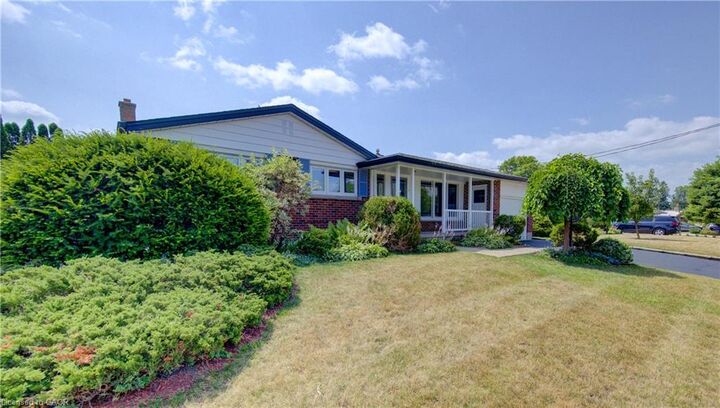 Property Photo: 139 Trafalgar Avenue ON N2A 1Z5