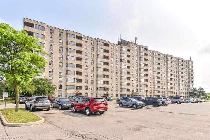 Property Photo: 200 Jamieson Parkway 609 ON N3C 4B5