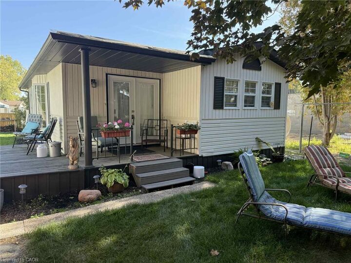 Property Photo: 580 Beaver Creek Road 14 ON N2J 3Z4