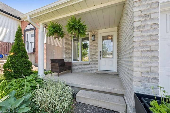 Property Photo: 515 Old Orchard Place ON N2T 1W1
