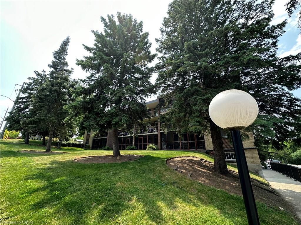 Property Photo: 944 Caledonian View 301 ON N3H 1A5