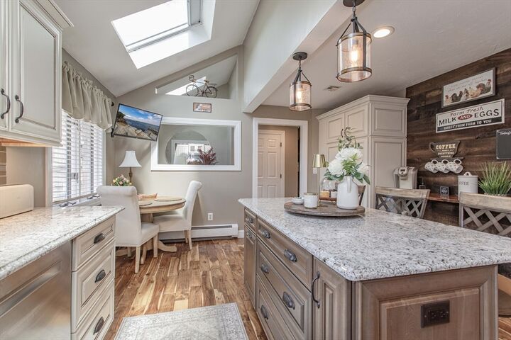 Property Photo:  8 Cherrywood Lane 8  MA 02038 