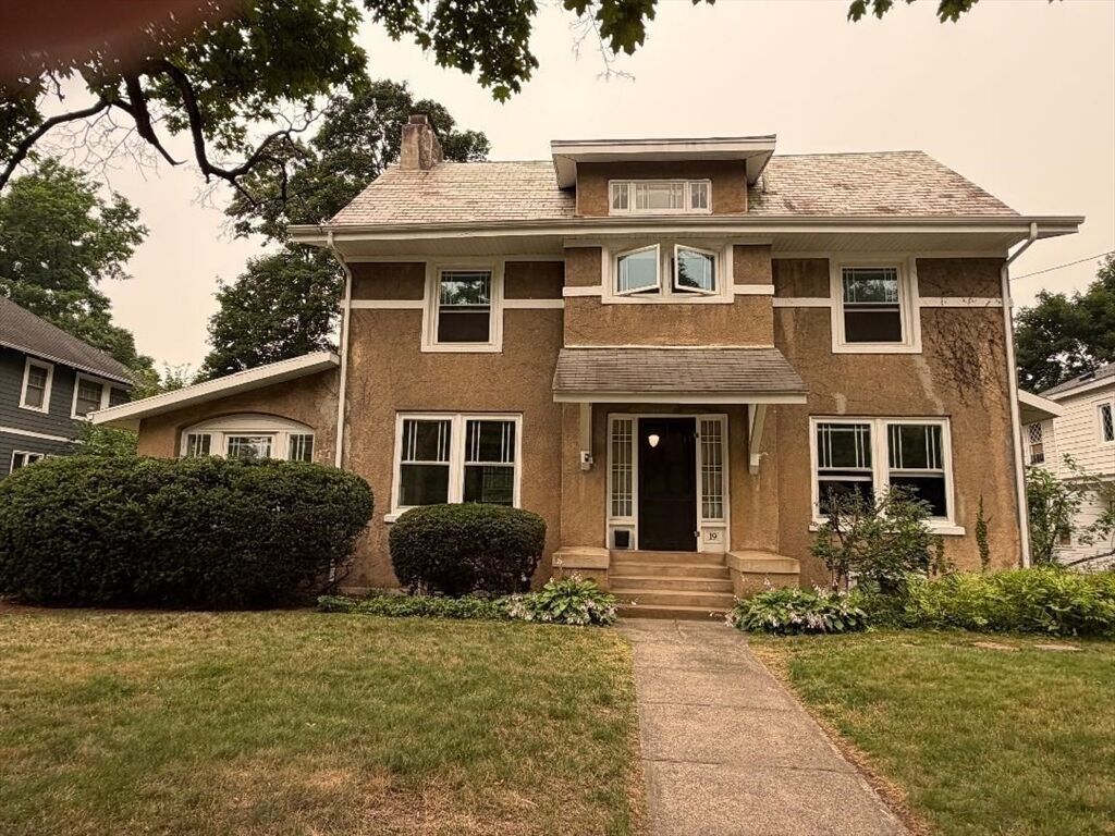 Property Photo:  19 Wellesley Rd  MA 01040 