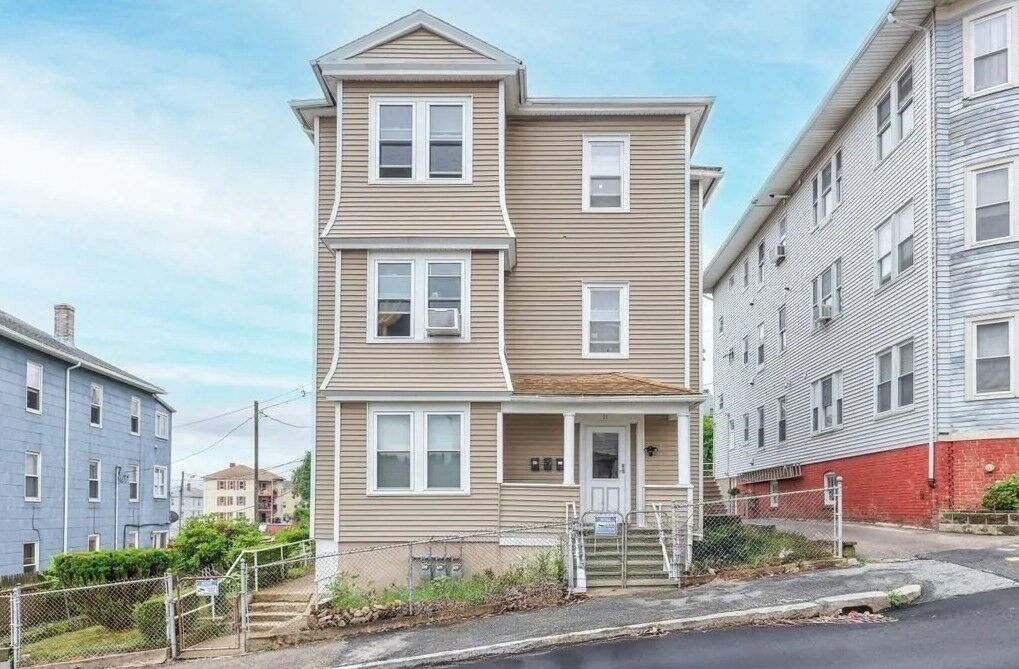 Property Photo: 11 Shamrock St MA 01605