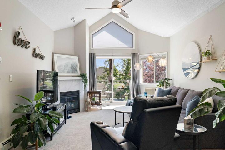 Property Photo:  7451 Springbank Boulevard SW 1301  AB T3H 4K5 