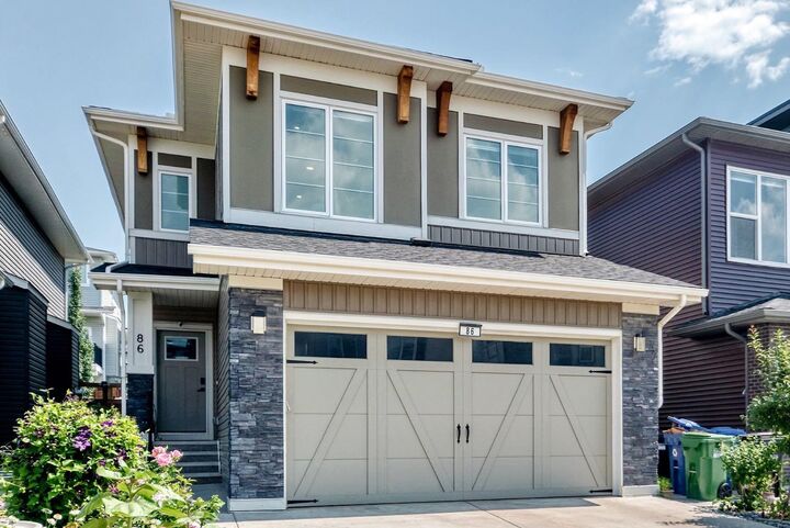 86 Carringvue Manor NW — photo 1