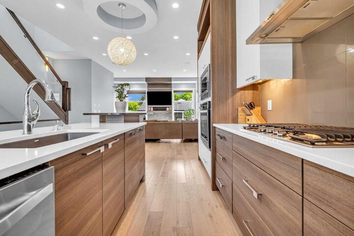 Property Photo: 2417 25 Avenue NW AB T2M 2C6