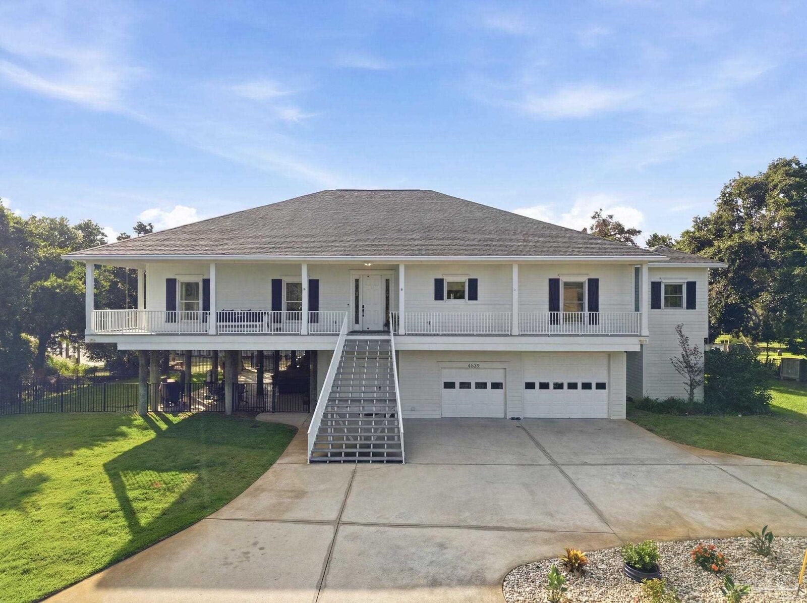Property Photo: 4639 Smokey Rd FL 32563