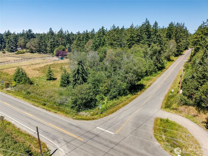 Property Photo: 2190 Hastings Avenue W WA 98368