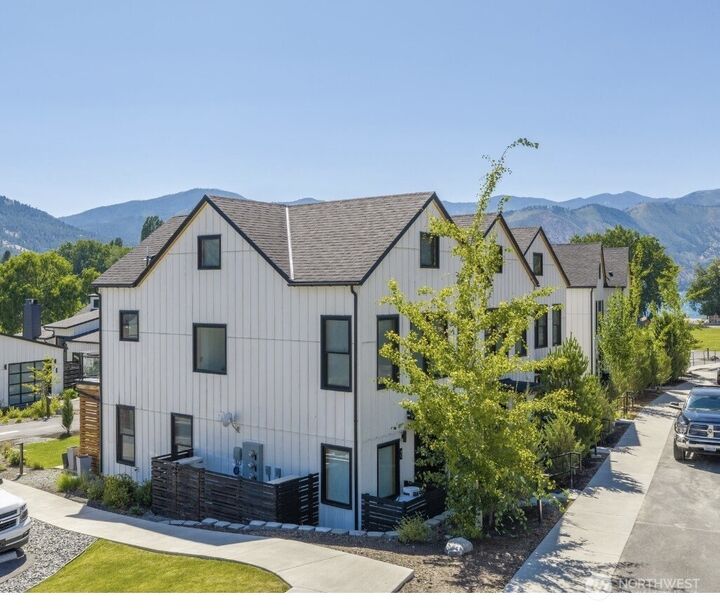 Property Photo: 1 Ponderosa Court 4C WA 98831
