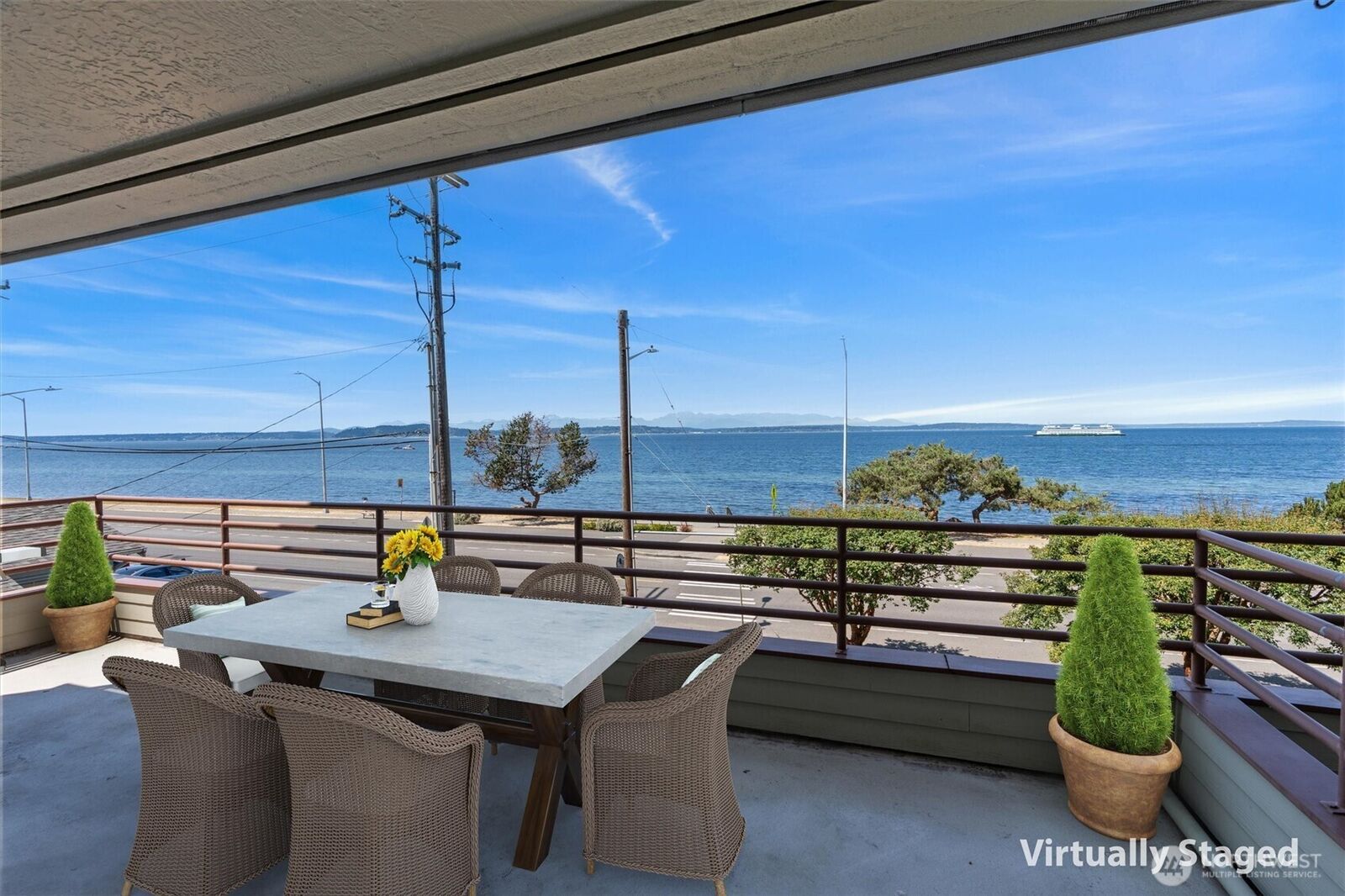 Property Photo: 1564 Alki Avenue SW 106 WA 98116