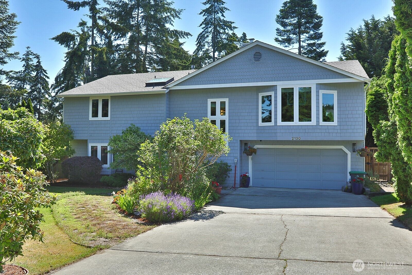 Property Photo:  2130  Fairway Lane  WA 98277 