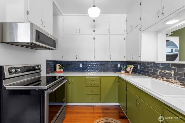 Property Photo:  612 S Third Street  WA 98257 