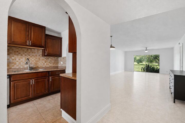 Property Photo:  6260 S Falls Cir Drive 110  FL 33319 