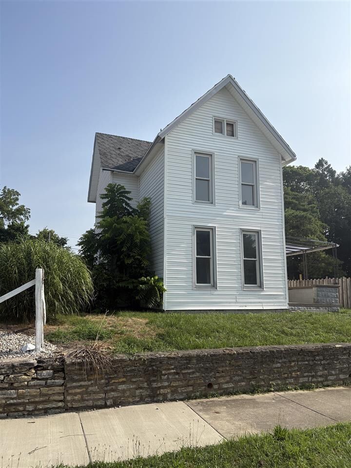 Property Photo:  218 Randolph Street  IN 47374 