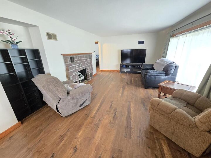 Property Photo:  920 Newbury Street  WI 54971 