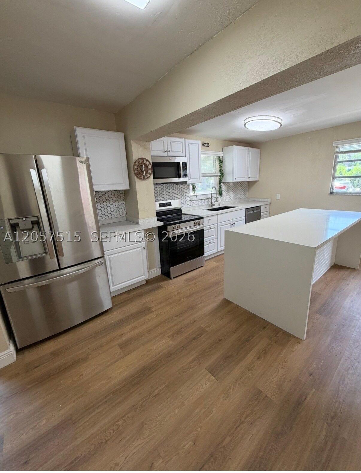 Property Photo: 734 SW 8th St FL 33004