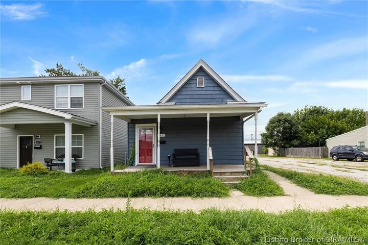 Property Photo:  1621 King Street  IN 47150 