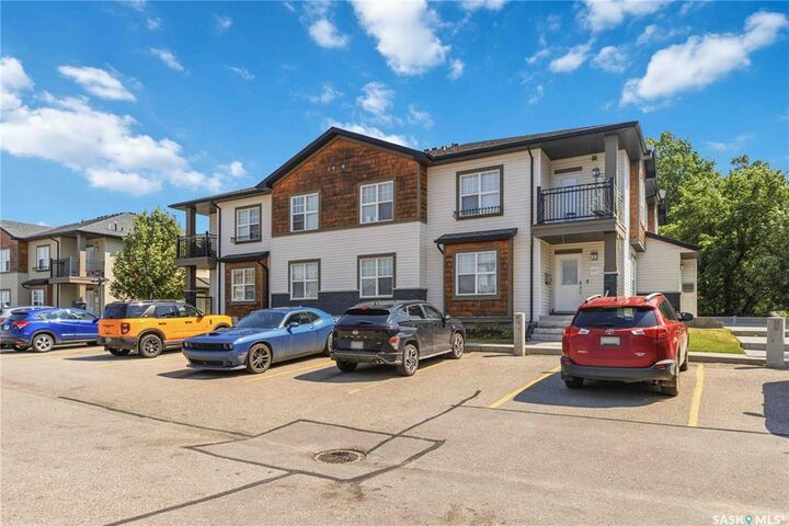 Property Photo: 2315 McClocklin Road 121 SK S7R 0K8