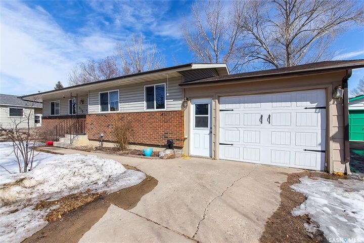 Property Photo: 639 Redberry Road SK S7K 4S4