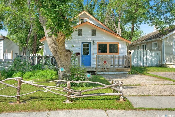 1220 Queen Street — photo 1