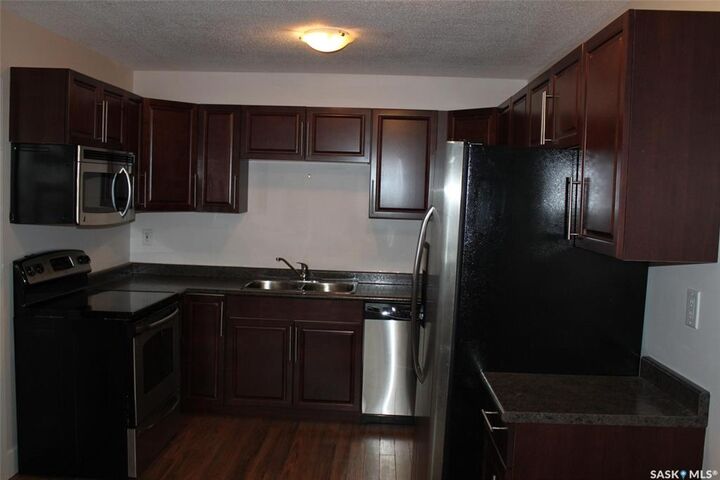 Property Photo: 2106 Ste Cecilia Avenue 2 SK S7M 0P2