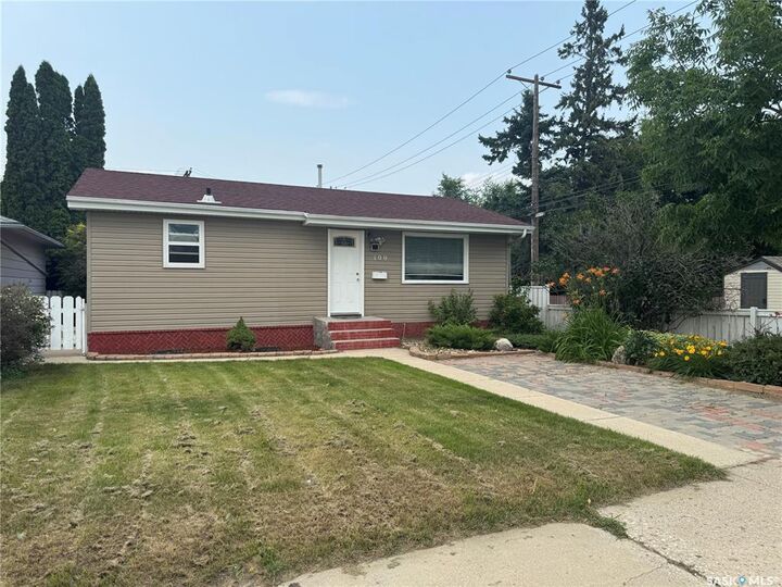 Property Photo: 100 105th Street W SK S7N 1N1