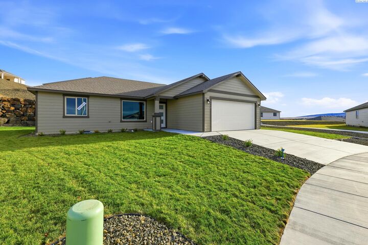 Property Photo: 6448 W 29th Ct WA 99338