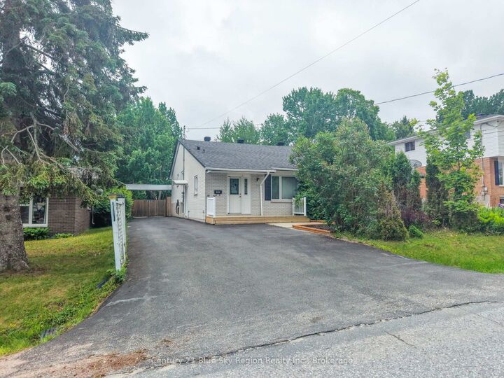 Photo de la propriété:  245 Michener Drive  ON P1A 3J2 