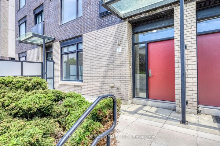 Property Photo: 4020 Parkside Village Drive 7 ON L5B 0K2