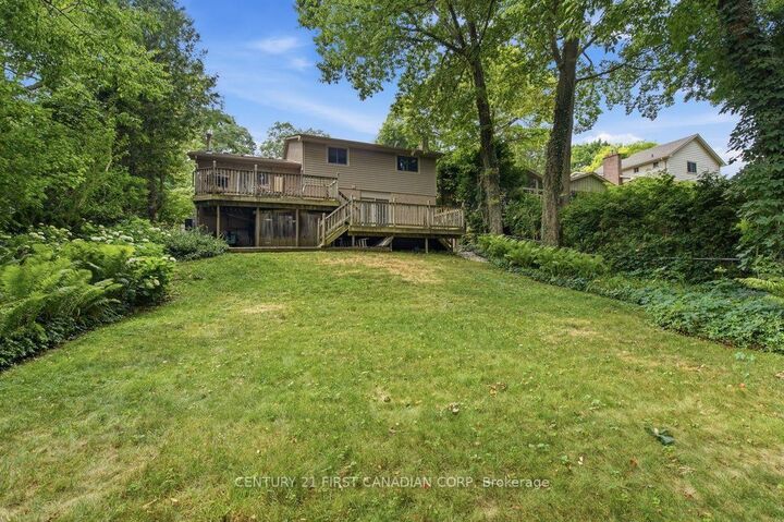 Property Photo: 46 Ski Valley Crescent ON N6K 3H3