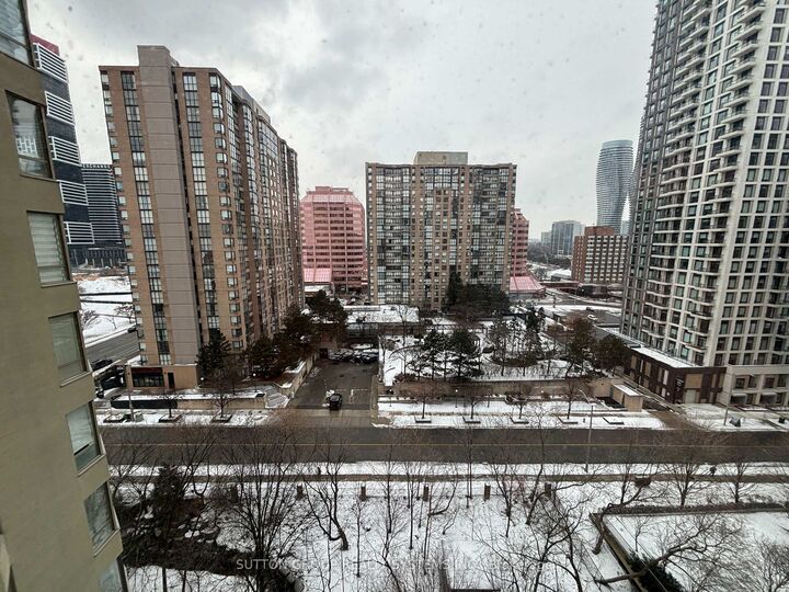 Property Photo:  3605 Kariya Drive 1104A  ON L5B 3J4 