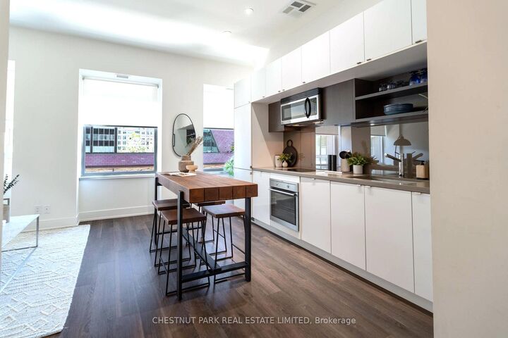Property Photo: 111 St Clair Avenue W 320 ON M4V 1N5
