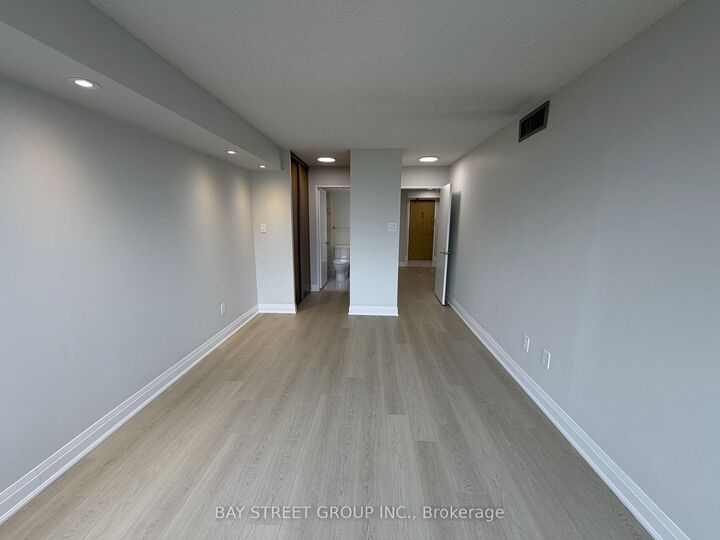 Property Photo: 300 Alton Towers Circle 807 ON M1V 4X9