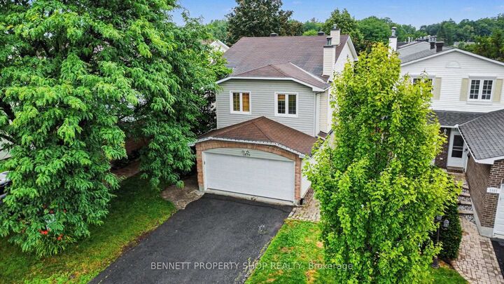 1879 Leclair Crescent — photo 1