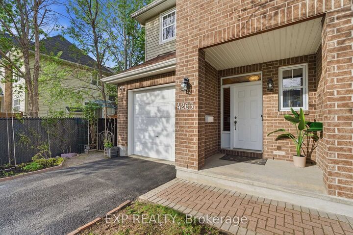 Property Photo: 4265 Kelly Farm Drive ON K1T 0A6
