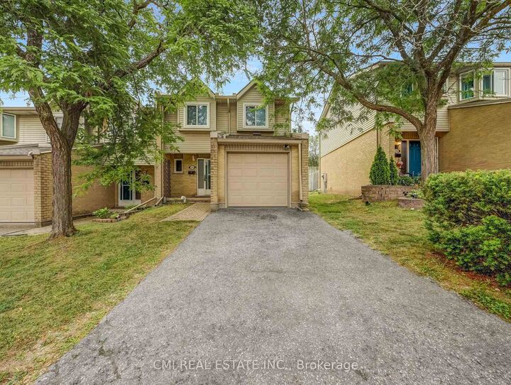 Property Photo: 29 Paulander Drive 24 ON N2M 5L2