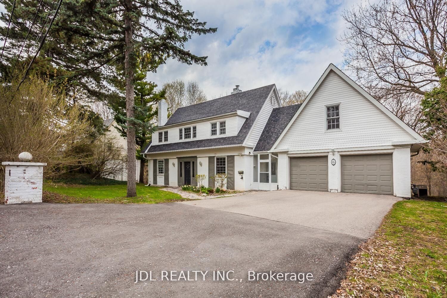 Property Photo: 6 Farmingdale Road ON M2K 1Z2