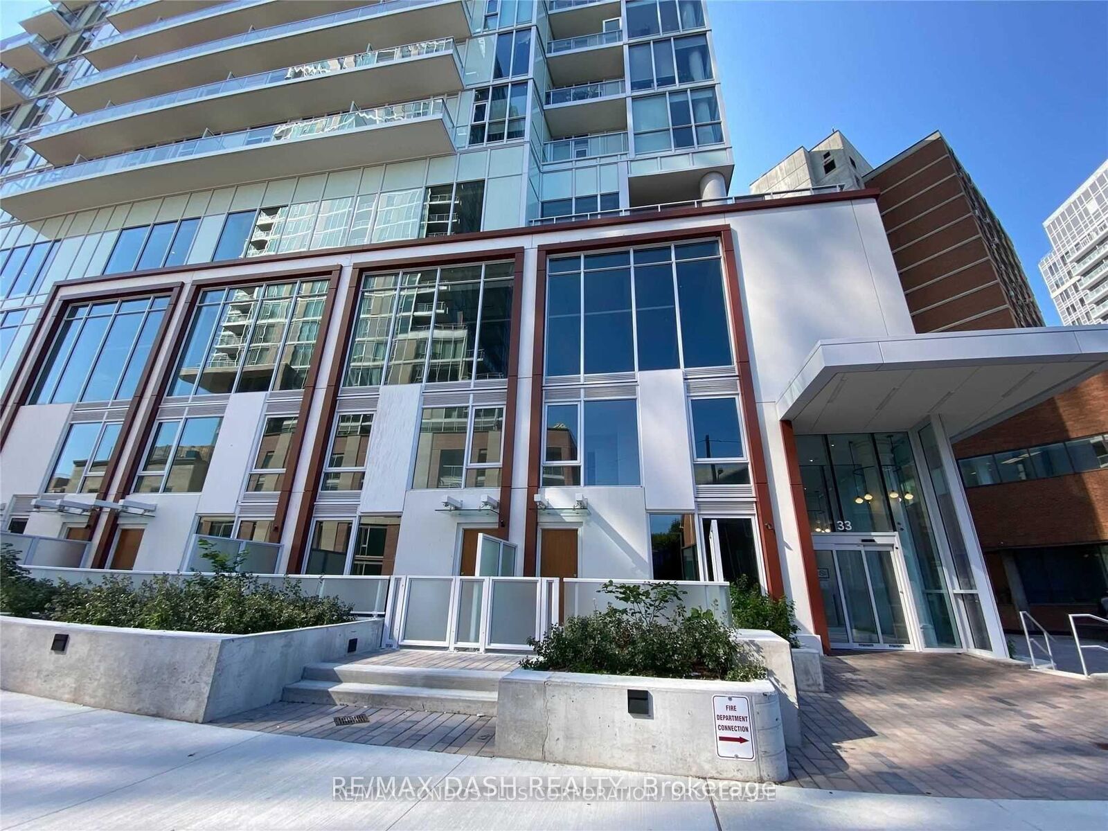 Property Photo: 33 Helendale Avenue 506 ON M4R 0A4